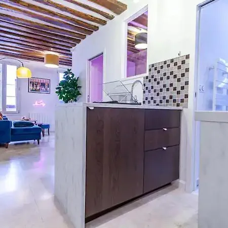 Kwatera prywatna At Place Bastille Near Metro And Maris Modern *